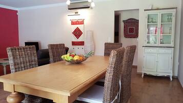 Villa | Dining