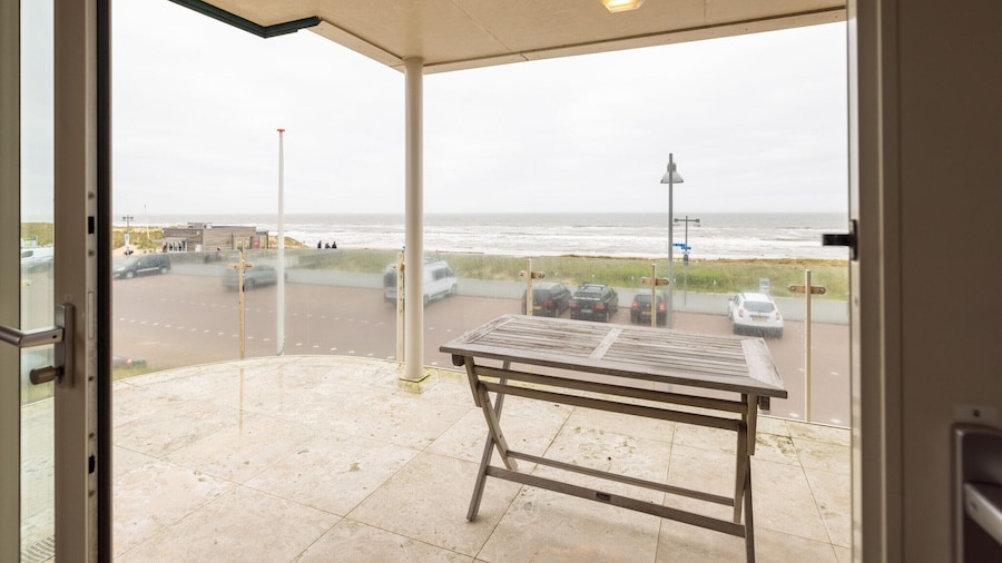 Apartment With sea View