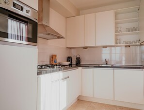 Apartment | Private kitchen - Apartment by the Beach With Sea Views (Egmond aan Zee)