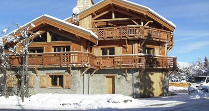Chalet in Les 2 Alpes Near Ski Piste