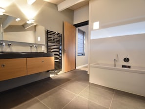 Villa | Bathroom | Bathtub, towels