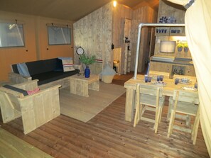 Tent | Living room