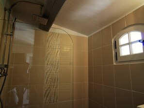 House | Bathroom - Modern Studio With Terrace, Near the Popular St. Maxime (Plan-de-la-Tour)