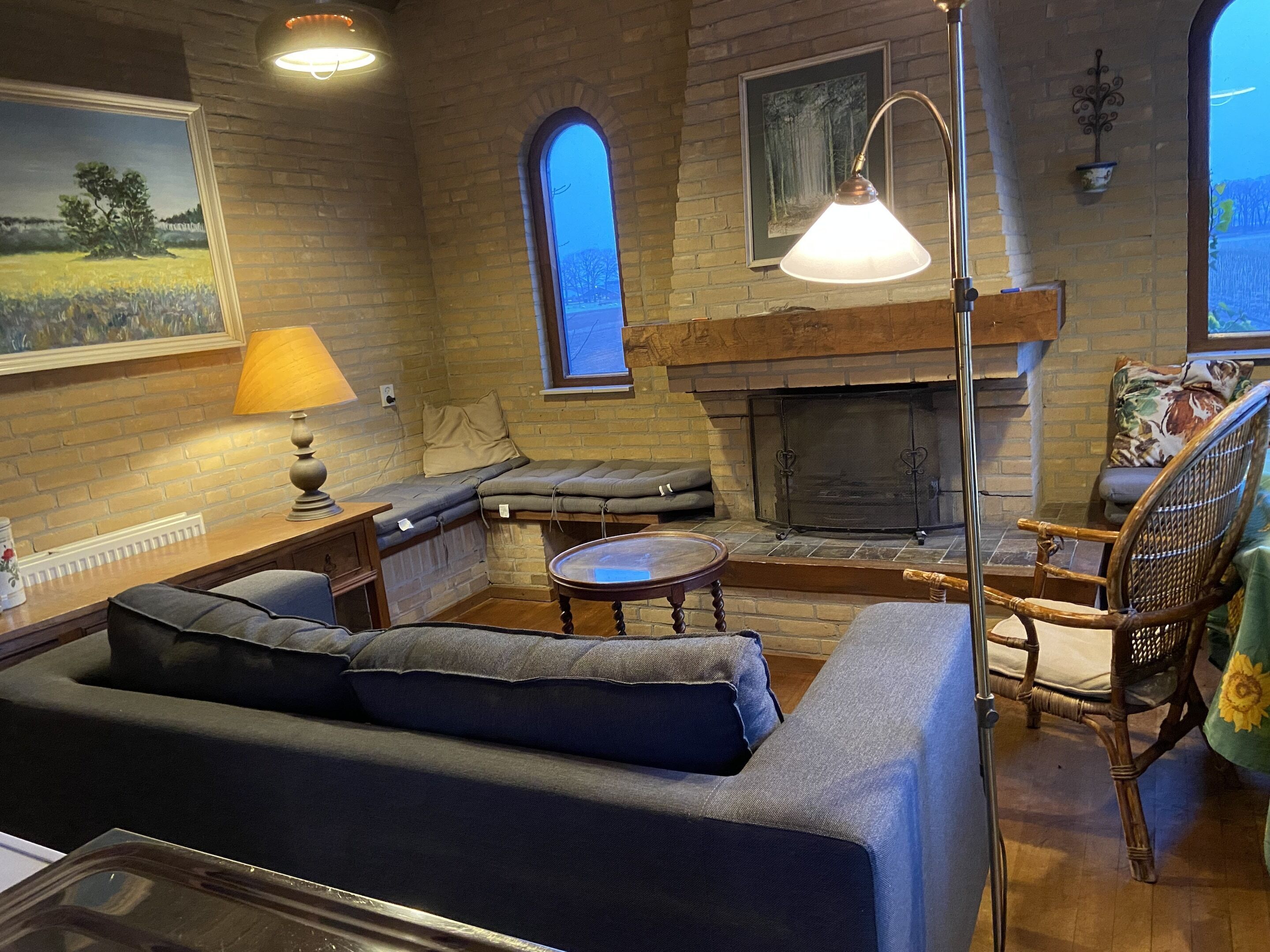 Hus | Vardagsrum | Eldstad