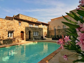 Outdoor pool - Modern House With Terrace, Near the Popular St. Maxime (Plan-de-la-Tour)