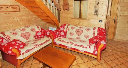 Cosy Chalet in Champagny-en-vanoise Near Paradiski Ski Area