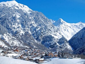 Exterior - Cosy Chalet in Champagny-en-vanoise Near Paradiski Ski Area (Champagny-en-Vanoise)