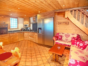 Chalet | Private kitchen | Fridge, microwave, oven, dishwasher - Cosy Chalet in Champagny-en-vanoise Near Paradiski Ski Area (Champagny-en-Vanoise)