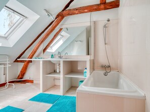 House | Bathroom