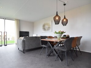 Dining - Chic Holiday Home in Callantsoog With Private Terrace (Callantsoog)