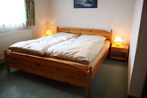 Apartment | 1 bedroom, individually furnished, bed sheets