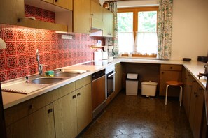 Apartment | Private kitchen - Classic Apartment near Flachau Salzburg with Mountain View (Flachau)