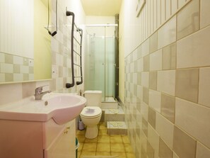 Shower - Vintage Holiday Home in Lanas With Swimming Pool (Lanas)