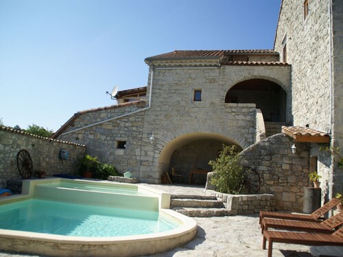 Vintage Holiday Home in Lanas With Swimming Pool