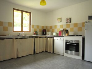 Cottage | Private kitchen - Cottage in Flainville Near Norman Coastline (Le Bourg-Dun)