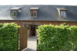 Cottage | Exterior - Cottage in Flainville Near Norman Coastline (Le Bourg-Dun)