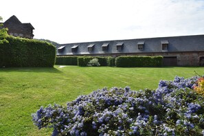 Exterior - Cottage in Flainville Near Norman Coastline (Le Bourg-Dun)