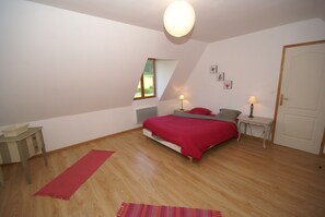 Cottage | 3 bedrooms, individually furnished, bed sheets - Cottage in Flainville Near Norman Coastline (Le Bourg-Dun)