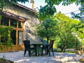 Unclassified image, 2 of 24, button - Quaint Holiday Home With Garden in Ranville-breuilaud (Ranville-Breuillaud)