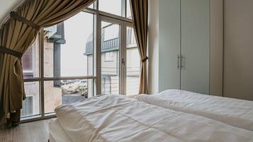 2 bedrooms, individually furnished, bed sheets