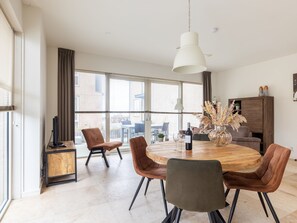 House | Dining - Luxury Apartment Near the Beach (Egmond aan Zee)