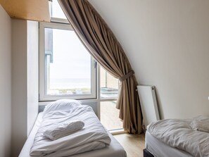 House | 2 bedrooms, individually furnished, bed sheets - Luxury Apartment Near the Beach (Egmond aan Zee)