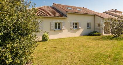 Luxurious Villa in Rouzede With Private Swimming Pool