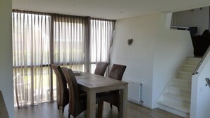Dining - Nice Holiday Home With a Private Jetty, in Lemmer (Lemmer)