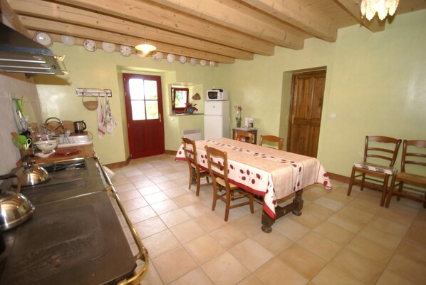 House | Private kitchen | High chair - Seigneulles Garden Escape (Seigneulles)