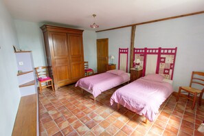 House | 3 bedrooms, bed sheets