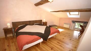 House | 3 bedrooms, bed sheets