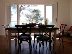 Dining - Sea-view Holiday Home in Rayol-canadel-sur-mer With Garden (Rayol-Canadel-sur-Mer)