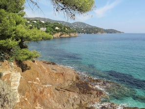 Beach - Sea-view Holiday Home in Rayol-canadel-sur-mer With Garden (Rayol-Canadel-sur-Mer)