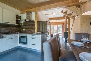 Chalet | Private kitchen | High chair - Chalet With Infrared Sauna (Sankt Georgen am Kreischberg)