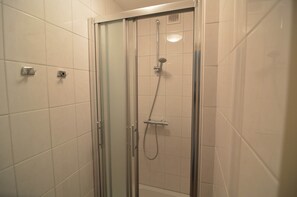 Bathroom - Holiday Home in Elsendorp With Garden (Elsendorp)