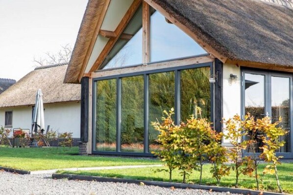 Exterior - Modern Cottage Surrounded by Nature (Alphen)