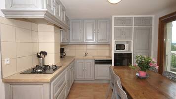 House | Dapur peribadi | Dapur, kerusi tinggi