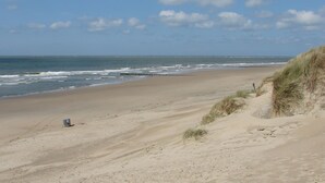 Exterior - Beautiful Group Accommodation With Facilities Near the sea (Burgh-Haamstede)