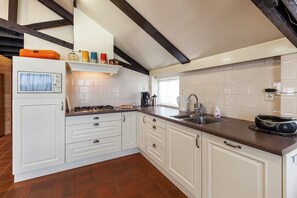 บ้านพัก | ครัวส่วนตัว | เก้าอี้กินข้าวสำหรับเด็ก