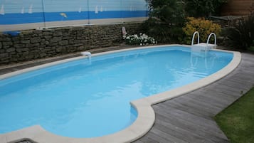 Kolam renang outdoor