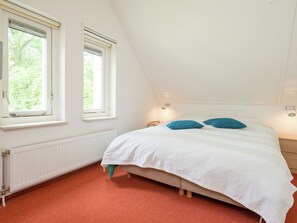 House | 2 bedrooms, individually furnished - Holiday Home in Heeten Near Forest Trails (Heeten)