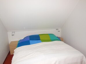 House | 2 bedrooms, individually furnished - Holiday Home in Heeten Near Forest Trails (Heeten)