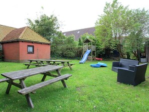 House | Garden - Farmhouse in Holwerd Near the Sea (Holwerd)