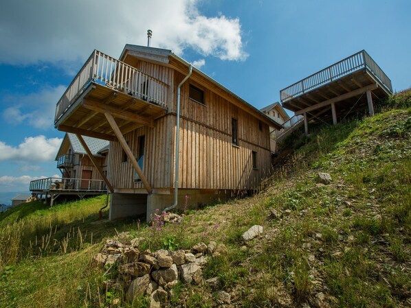 Exterior - Cozy Chalet near Ski Area in Klippitztörl (Bad Sankt Leonhard im Lavanttal)