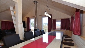 Dining - Cozy Chalet near Ski Area in Klippitztörl (Bad Sankt Leonhard im Lavanttal)