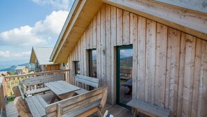 Balcony - Cozy Chalet near Ski Area in Klippitztörl (Bad Sankt Leonhard im Lavanttal)