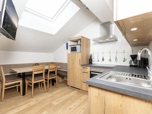 Fridge, microwave, oven, dishwasher - Luxurious Apartment in Kaltenbach of Zillertal Near Ski Area (Kaltenbach)