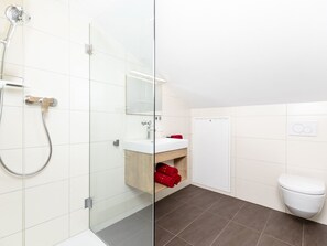 Shower, towels - Luxurious Apartment in Kaltenbach of Zillertal Near Ski Area (Kaltenbach)