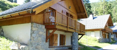 Chalet | Exterior