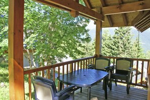 Balcony - Chalet in Huez Near Ski Slope (Vaujany)